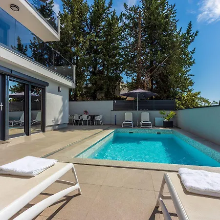 Sandstrandnahe Mit Pool Apartment *