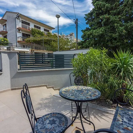 Sandstrandnahe Mit Pool Apartment Crikvenica