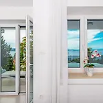 Sandstrandnahe Mit Pool Appartement *