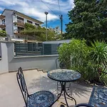 Sandstrandnahe Mit Pool Appartement Crikvenica