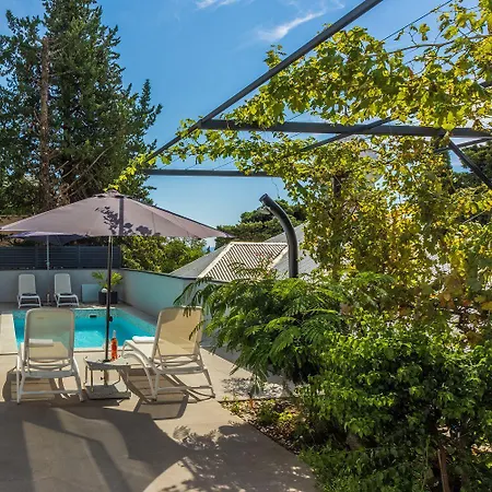 Sandstrandnahe Mit Pool Apartment Crikvenica