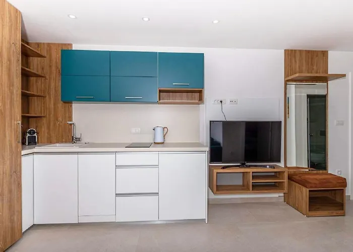 Sandstrandnahe Mit Pool