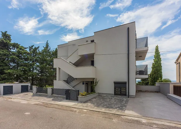 Sandstrandnahe Mit Pool