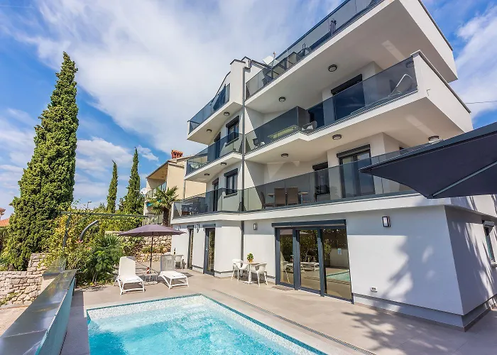 Sandstrandnahe Mit Pool